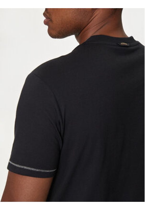 Napapijri T-Shirt S-Rollin NP0A4I3D Czarny Regular Fit. Kolor: czarny. Materiał: bawełna