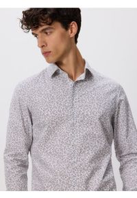 Reserved - Koszula slim fit w drobny wzór - brązowy. Kolor: brązowy. Materiał: bawełna, tkanina