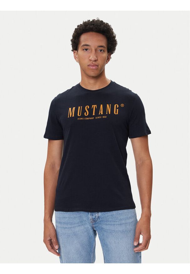 Mustang T-Shirt Austin 1016853 Granatowy Regular Fit. Kolor: niebieski. Materiał: bawełna