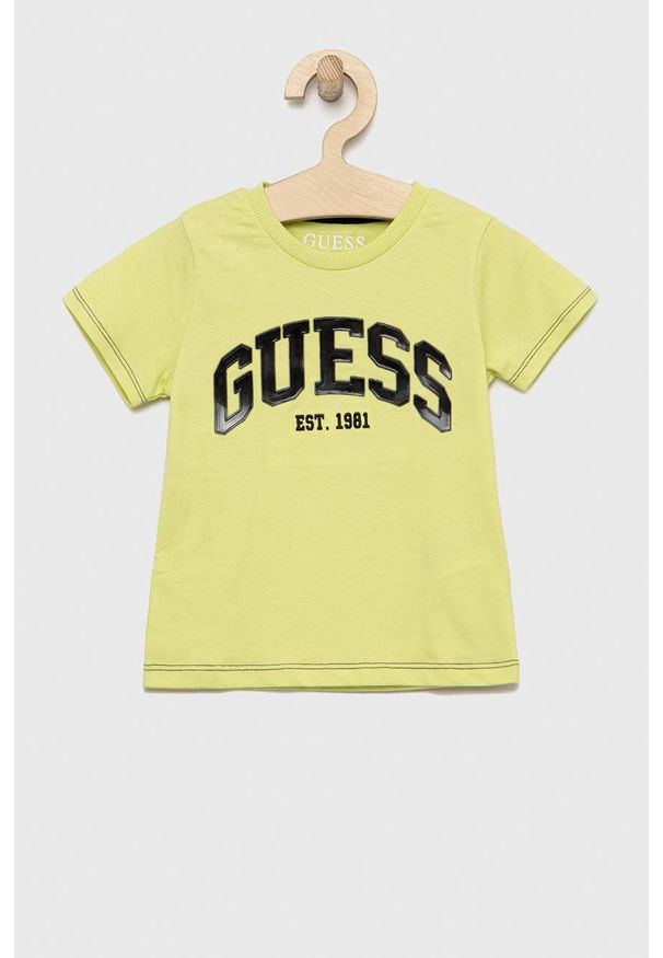 Guess t-shirt bawełniany dziecięcy kolor zielony wzorzysty. Okazja: na co dzień. Kolor: zielony. Materiał: bawełna. Wzór: haft. Styl: casual