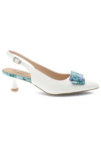 Czółenka damskie S.Barski, slingback ze skóry naturalnej z dekoracyjną aplikacją na niskim obcasie zapinane sprzączką, białe, LZ61-2006. Zapięcie: sprzączka. Kolor: biały. Materiał: skóra. Wzór: aplikacja. Obcas: na obcasie. Wysokość obcasa: niski #5