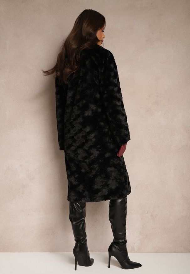 Renee - Czarny Płaszcz Jednorzędowy Vertiana. Okazja: na co dzień, na imprezę. Kolor: czarny. Materiał: jeans. Sezon: jesień, zima. Styl: klasyczny, elegancki, wizytowy, casual