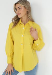 Born2be - Żółta Koszula Bawełniana Trapezowa Hazala. Kolor: żółty. Materiał: bawełna. Długość: długie. Styl: klasyczny, elegancki