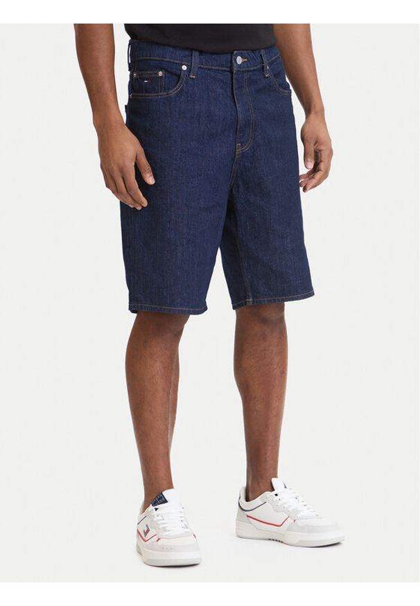 Tommy Jeans Szorty jeansowe Jaimie DM0DM22974 Granatowy Regular Fit. Kolor: niebieski. Materiał: bawełna