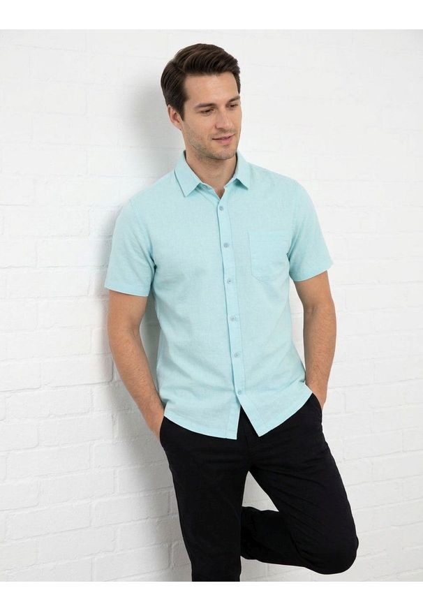 Koszula Weekendowa z Lnem, Krótki Rękaw - Brave Soul - Miętowy-Niebieski. Okazja: na co dzień. Kolor: niebieski. Materiał: bawełna, len. Długość rękawa: krótki rękaw. Długość: krótkie. Styl: casual