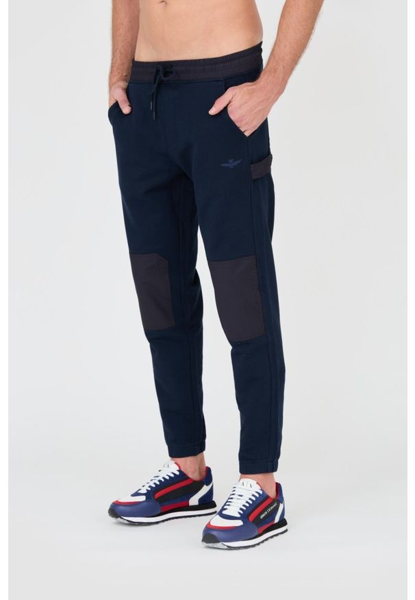 Aeronautica Militare - AERONAUTICA MILITARE Granatowe męskie spodnie dresowe, Rozmiar S. Kolor: niebieski. Materiał: dresówka