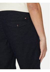 TOMMY HILFIGER - Tommy Hilfiger Szorty materiałowe Harlem MW0MW37804 Granatowy Regular Fit. Kolor: niebieski. Materiał: len