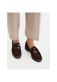 Loafersy Tamaris. Kolor: brązowy #1