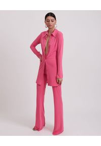 THE ANDAMANE ITALY - Różowa sukienka mini Ginevra. Kolor: wielokolorowy, fioletowy, różowy. Materiał: materiał. Długość rękawa: długi rękaw. Typ sukienki: dopasowane. Długość: mini