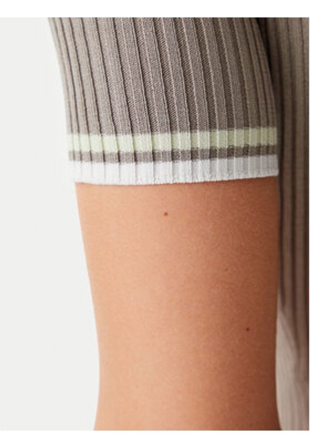 Guess Sukienka dzianinowa W5GK84 Z3L10 Beżowy Regular Fit. Kolor: beżowy. Materiał: wiskoza