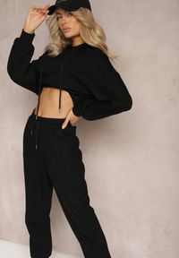 Renee - Czarny Komplet Dresowy ze Spodniami Joggerami i Bluzą z Kapturem Fomstia. Kolor: czarny. Materiał: dresówka #5