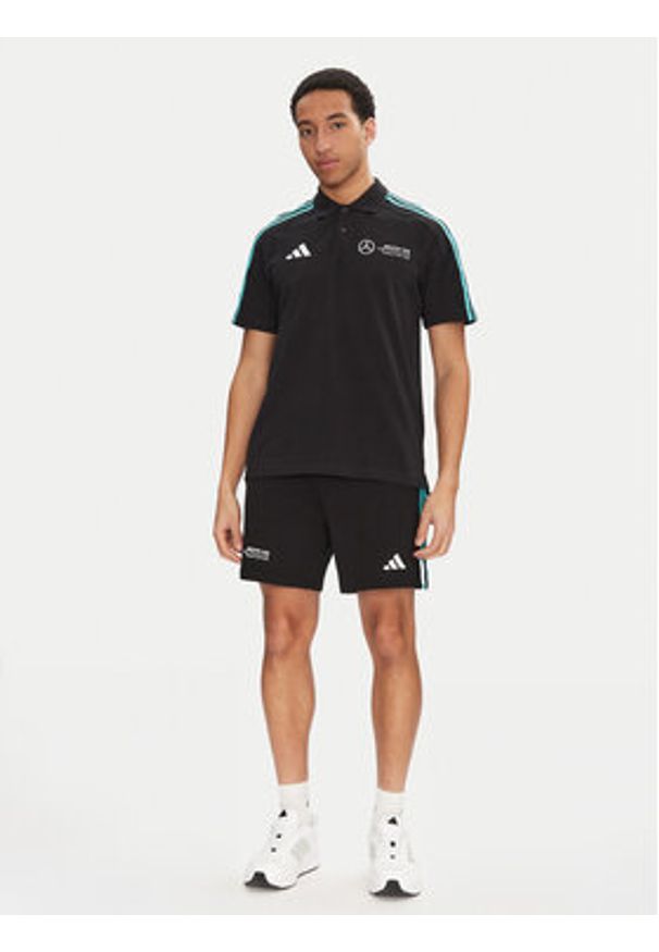 Adidas - adidas Polo Mercedes - AMG Petronas Formula One Team DNA JV5430 Czarny Regular Fit. Typ kołnierza: polo. Kolor: czarny. Materiał: bawełna