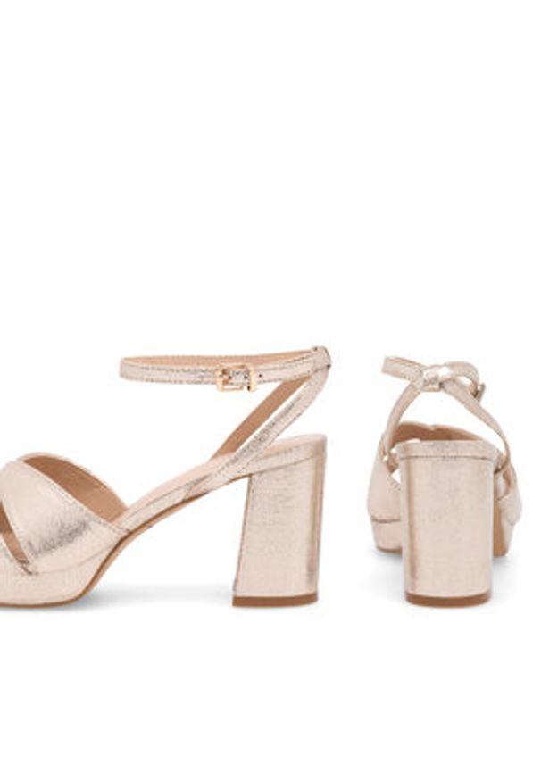 Clara Barson Sandały WYL3426-5 Złoty. Kolor: złoty. Materiał: skóra