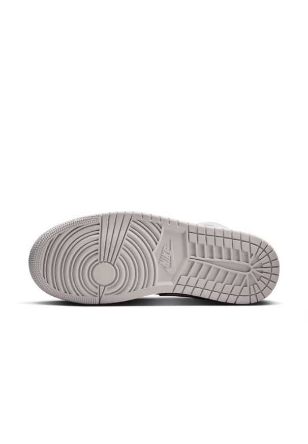 Nike Air Jordan 1 Mid Photon Dust Atmosphere Sneakersy damskie. Okazja: na co dzień. Kolor: szary. Materiał: skóra, guma. Szerokość cholewki: normalna. Model: Nike Air Jordan