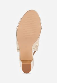 Renee - Złote Sandały Vices na Słupku z Ażurową Cholewką i Skórzaną Wkładką Saramiae. Okazja: na co dzień, na spotkanie biznesowe. Zapięcie: sprzączka. Kolor: złoty. Materiał: skóra. Wzór: ażurowy. Obcas: na słupku. Styl: casual, biznesowy, elegancki #7