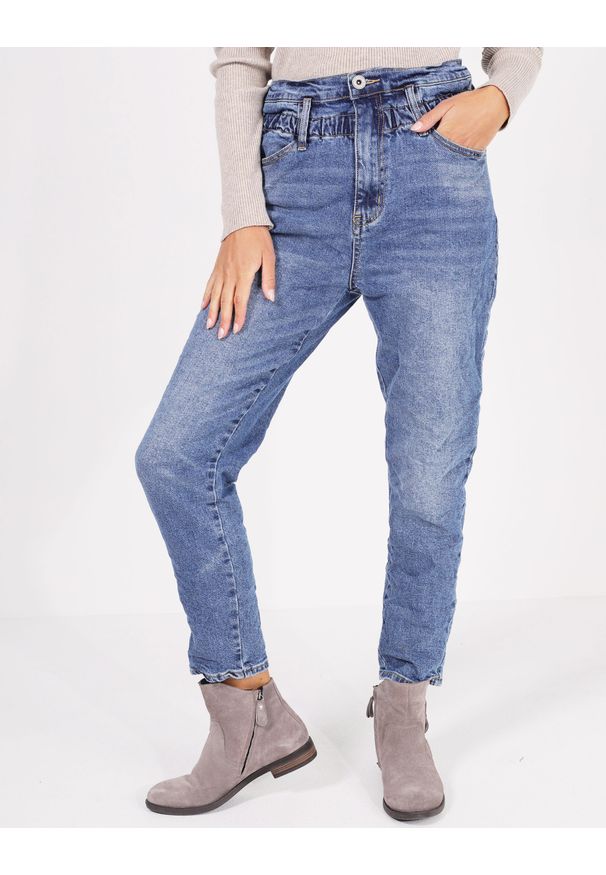 Unisono - SPODNIE - JEANSY 42-7160 JEANS. Materiał: jeans