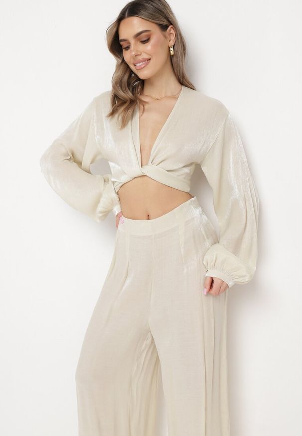 Born2be - Beżowy Komplet Koszula z Szerokim Rękawem i Luźne Spodnie Rossabel. Kolor: beżowy