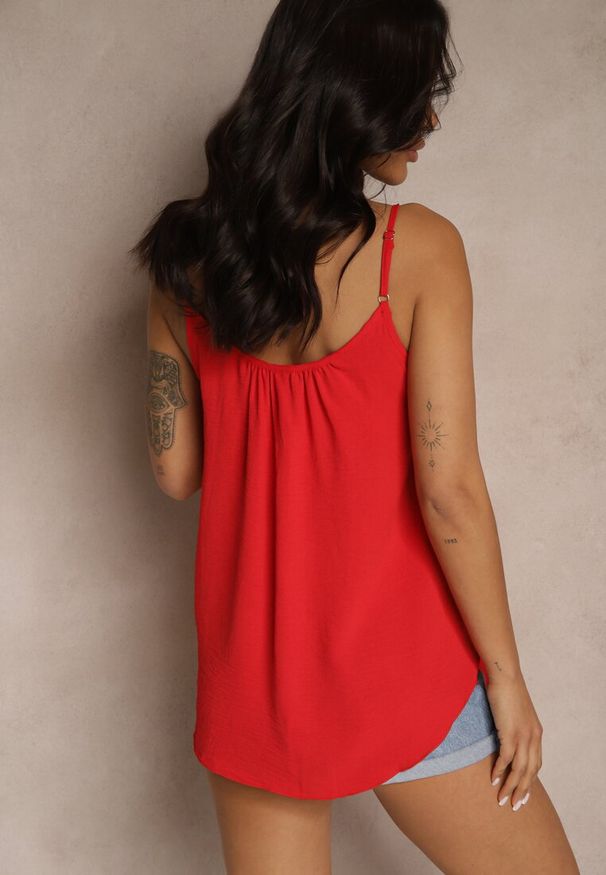 Renee - Czerwony Basicowy Top z Bawełną Thireldi. Kolor: czerwony. Materiał: bawełna. Sezon: lato