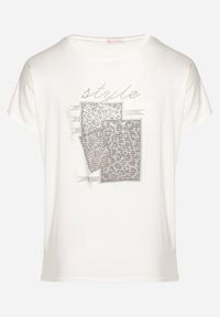 Born2be - Biały Bawełniany T-shirt z Ozdobnym Napisem i Cyrkoniami Krisiona. Okazja: do pracy, na spotkanie biznesowe, na co dzień. Kolor: biały. Materiał: bawełna. Wzór: napisy. Styl: klasyczny, casual, biznesowy #3