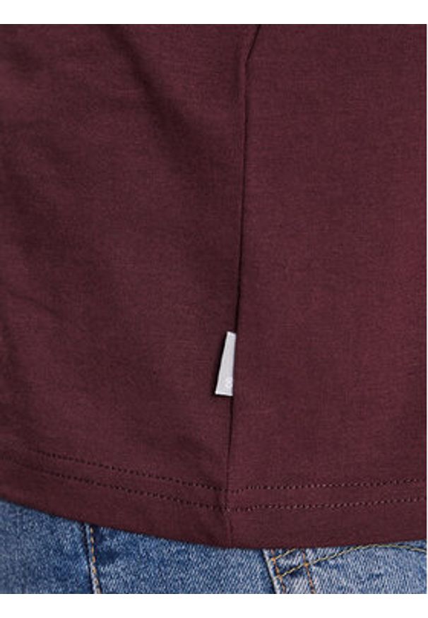 Levi's® T-Shirt 16143-1011 Bordowy Relaxed Fit. Kolor: czerwony. Materiał: bawełna