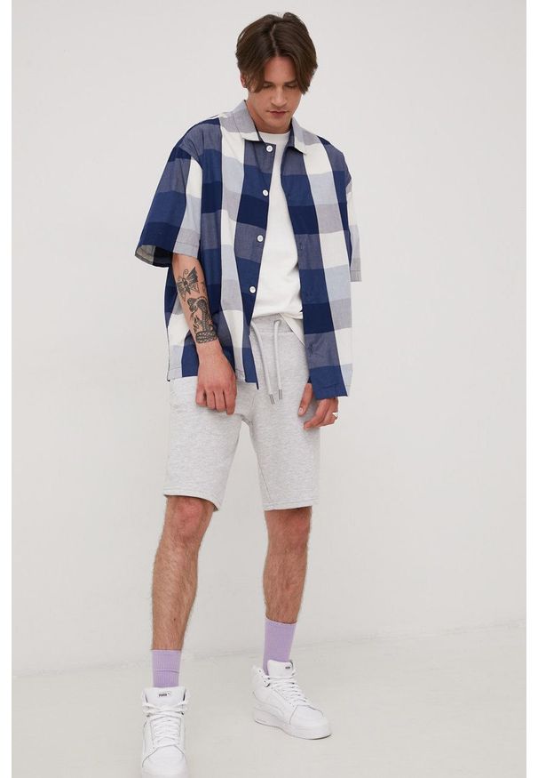 Superdry szorty męskie kolor szary melanżowe. Kolor: szary. Materiał: bawełna, dzianina, materiał. Wzór: melanż