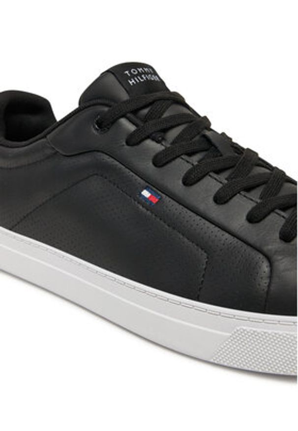TOMMY HILFIGER - Tommy Hilfiger Sneakersy Icon Court Pinperf Lth FM0FM05483 Czarny. Kolor: czarny. Materiał: skóra