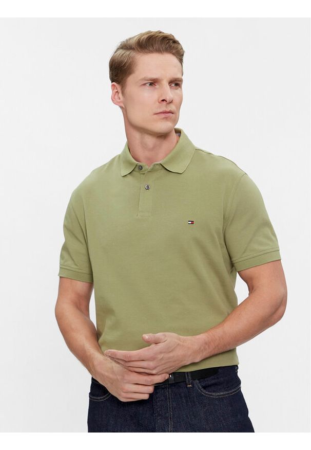 TOMMY HILFIGER - Tommy Hilfiger Polo 1985 MW0MW17770 Zielony Regular Fit. Typ kołnierza: polo. Kolor: zielony. Materiał: bawełna