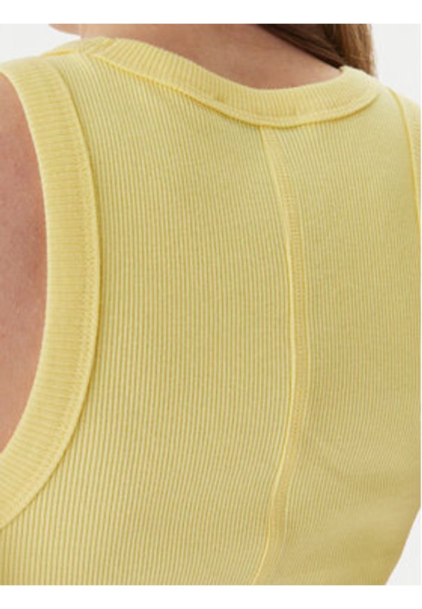 Lacoste Top TF5388 Żółty Slim Fit. Kolor: żółty. Materiał: bawełna