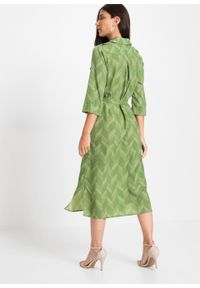 Sukienka szmizjerka z wiązanym paskiem bonprix zielony leśny z nadrukiem. Kolor: zielony. Wzór: nadruk. Typ sukienki: szmizjerki #4