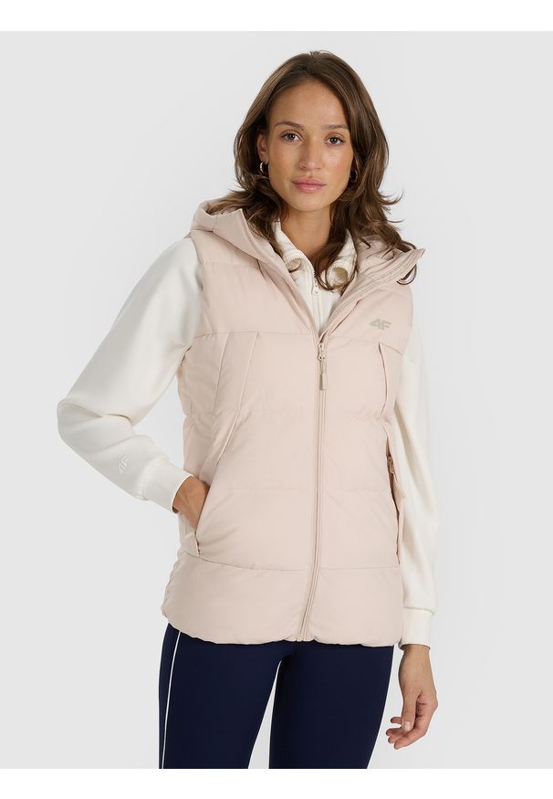 4f - 4F Bezrękawnik puchowy z wypełnieniem syntetycznym damski - beżowy XS. Okazja: na co dzień, na spacer. Kolor: beżowy. Materiał: syntetyk, puch. Długość rękawa: bez rękawów. Długość: długie. Sezon: zima. Styl: casual