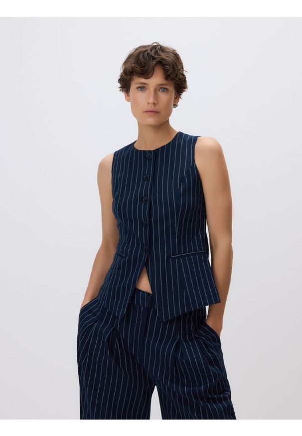 Reserved - Taliowana kamizelka z dodatkiem lnu - granatowy. Kolor: niebieski. Materiał: len