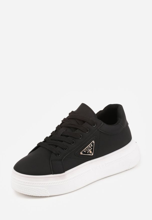 Born2be - Czarne Sneakersy VICES na Grubej Podeszwie z Bieżnikiem Zdobionej Gwiazdką Natevia. Okazja: na co dzień. Kolor: czarny. Materiał: jeans. Wzór: aplikacja. Sezon: lato