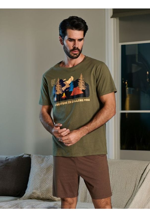 Sinsay - Piżama dwuczęściowa - khaki. Kolor: brązowy. Długość: krótkie. Wzór: nadruk