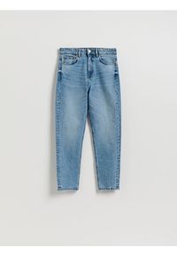 Reserved - Jeansy mom fit slim - niebieski. Kolor: niebieski