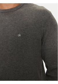 Calvin Klein Sweter K10K113549 Szary Slim Fit. Kolor: szary. Materiał: bawełna #5