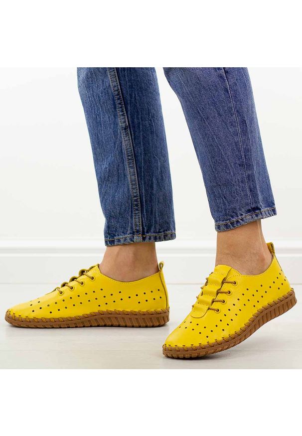 Żółte ażurowane skórzane półbuty damskie T.Sokolski w26-02. Kolor: żółty. Materiał: skóra. Szerokość cholewki: normalna. Sezon: wiosna, jesień, lato. Styl: klasyczny
