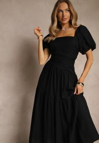 Renee - Czarna Sukienka Wiskozowa Drapowana z Rozkloszowanym Dołem Naprine. Okazja: na co dzień. Kolor: czarny. Materiał: wiskoza. Typ sukienki: rozkloszowane. Styl: elegancki, casual #4