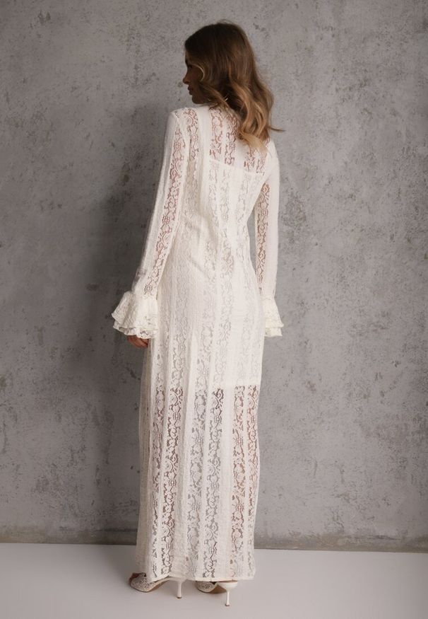 Renee - Beżowa Taliowana Sukienka z Koronki Zdobiona Wiązaniem przy Szyi Terienna. Okazja: na imprezę. Kolor: beżowy. Materiał: koronka. Długość rękawa: na ramiączkach. Wzór: aplikacja, koronka. Sezon: lato. Typ sukienki: oversize