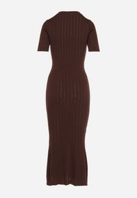 Born2be - Brązowa Dzianinowa Sukienka z Wiskozą o Taliowanym Kroju z Guzikami Fenallea. Okazja: do pracy, na spotkanie biznesowe. Kolor: brązowy. Materiał: wiskoza, dzianina. Styl: biznesowy, elegancki #6