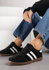 Born2be - Czarne Sneakersy Ozdobione Paskami Nalierre. Okazja: na co dzień. Zapięcie: pasek. Kolor: czarny. Materiał: jeans. Wzór: aplikacja