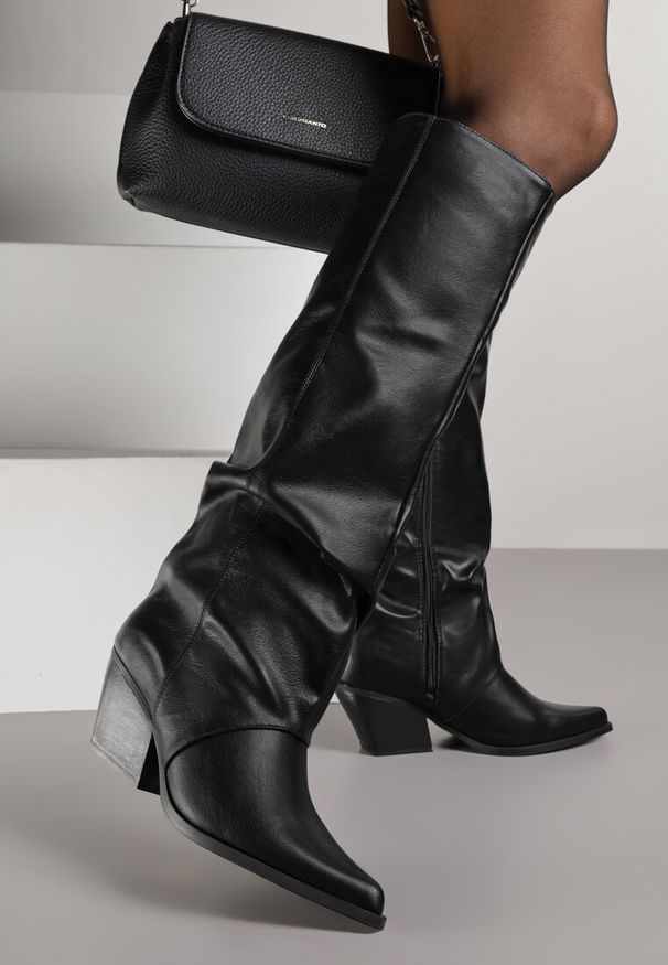 Born2be - Czarne Kozaki na Stożkowym Obcasie z Marszczoną Cholewką Atika. Okazja: na co dzień. Kolor: czarny. Materiał: jeans. Szerokość cholewki: normalna. Obcas: na obcasie. Styl: casual, klasyczny. Wysokość obcasa: średni