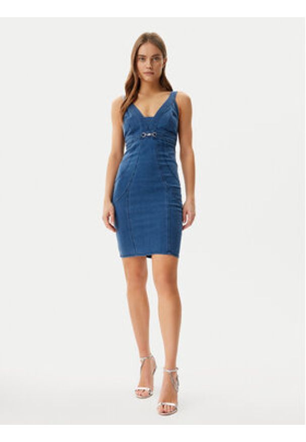 Guess Sukienka jeansowa W5GK75 D5LK0 Niebieski Regular Fit. Kolor: niebieski. Materiał: bawełna
