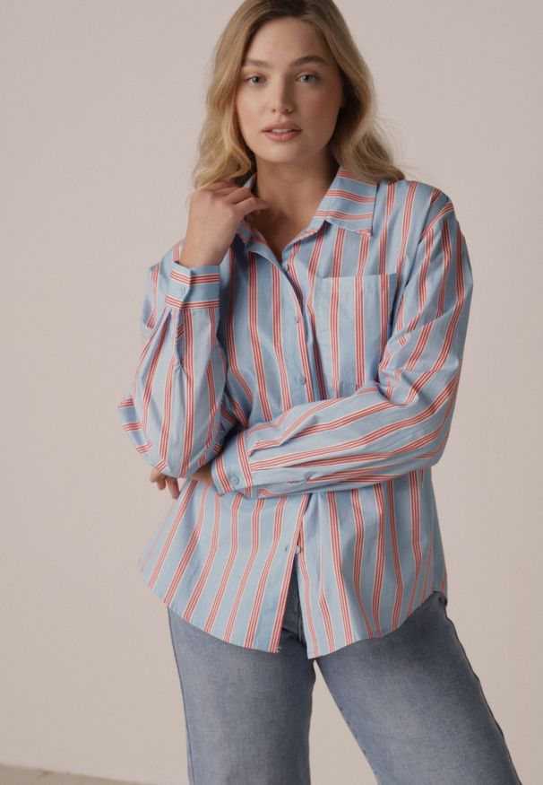 Born2be - Niebieska Bawełniana Koszula o Kroju Oversize Ozdobiona Pionowymi Paskami Ulialia. Okazja: na co dzień. Kolor: niebieski. Materiał: bawełna. Wzór: aplikacja. Styl: casual, klasyczny