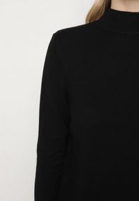 Born2be - Czarny Gładki Sweter z Półgolfem w Stylu Casual Unallia. Okazja: na co dzień. Kolor: czarny. Materiał: jeans. Długość rękawa: długi rękaw. Długość: długie. Wzór: gładki. Styl: casual #6
