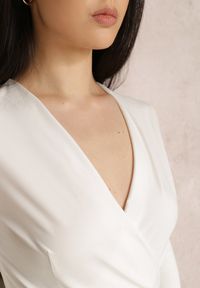 Renee - Białe Body Omphano. Kolor: biały. Materiał: dzianina. Wzór: gładki, jednolity #4