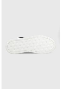 Calvin Klein Jeans sneakersy skórzane YM0YM00330.BDS kolor czarny. Nosek buta: okrągły. Zapięcie: sznurówki. Kolor: czarny. Materiał: guma #4