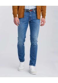 GANT - Jasnoniebieskie jeansy Maxen Active-Recover. Kolor: niebieski #1