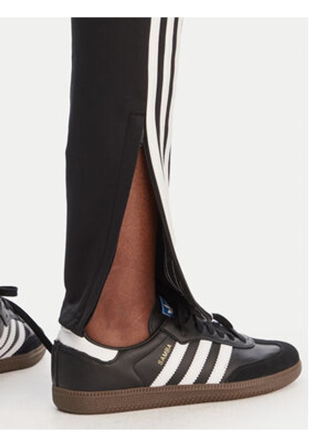 Adidas - adidas Spodnie dresowe adicolor SST Classic KD5570 Czarny Slim Fit. Kolor: czarny. Materiał: bawełna