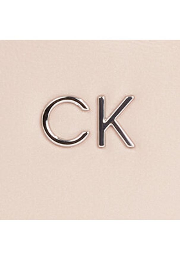 Calvin Klein Torebka Ck Daily Small Dome_Pearlized K60K611880 Szary. Kolor: szary. Materiał: skórzane