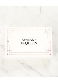 Alexander McQueen - ALEXANDER MCQUEEN - Białe sneakersy Larry. Nosek buta: okrągły. Zapięcie: sznurówki. Kolor: biały. Materiał: guma